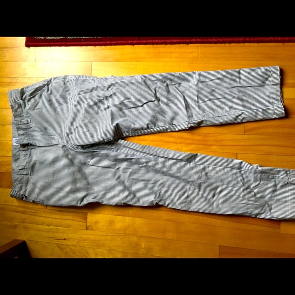 Gap khaki boyfriend fit pants - Picture 1 of 1